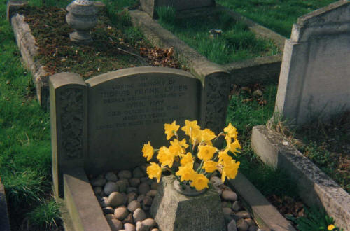 Thomas Frank Lynes grave